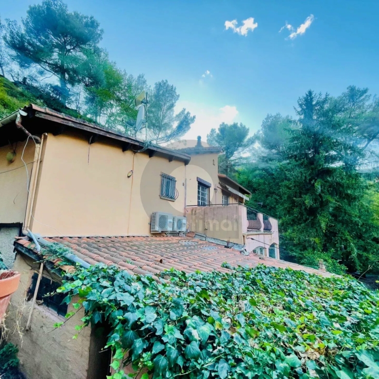 MAISON A GORBIO
