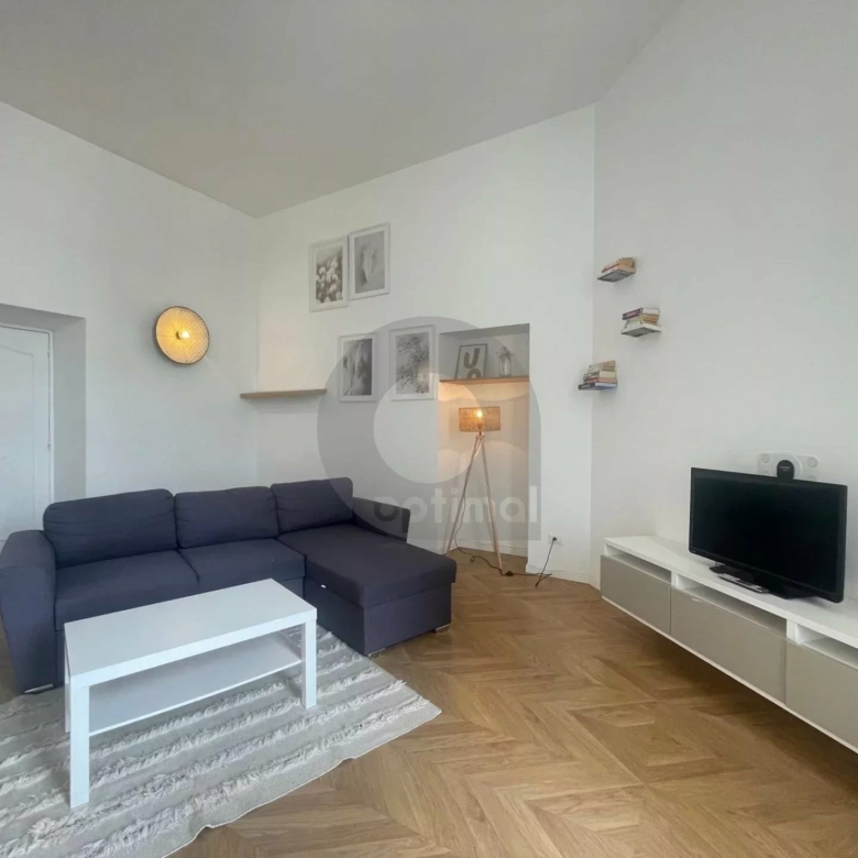A louer : Appartement meublé esprit loft