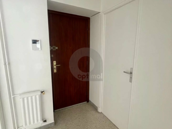 PLEIN CENTRE DE MENTON : GRAND 2P – TERRASSE – PARKING – CAVE