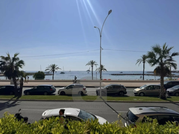 Appartement face à la mer à Menton