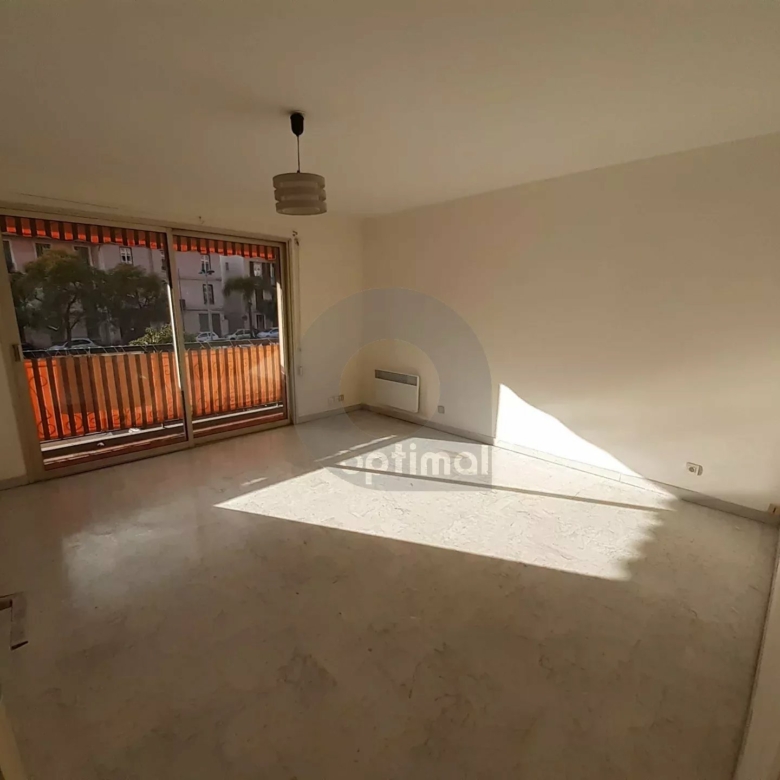 Exclusivité STUDIO Gare routière