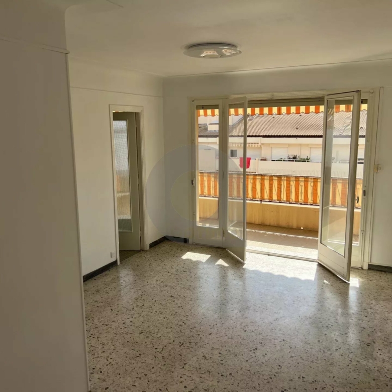 Beau STUDIO centre Menton