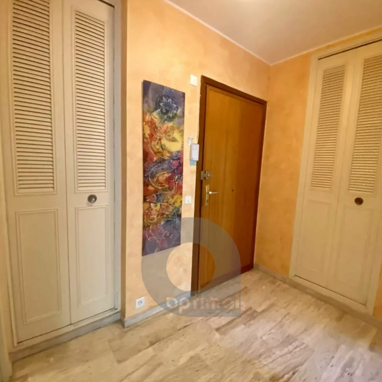Menton secteur gare routière – Studio avec blacon – Cave