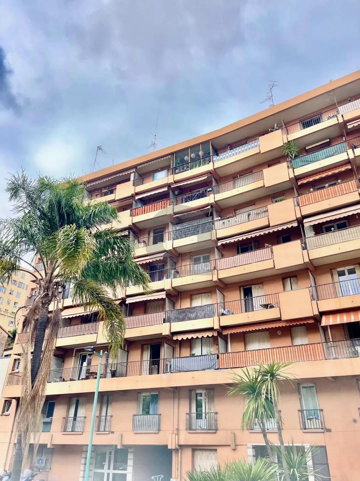 EXCLUSIVITE, studio de 29m² – idéal local professionnel