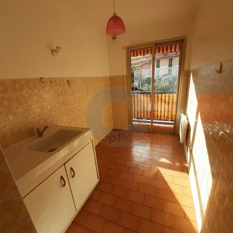 Exclusivité STUDIO Gare routière