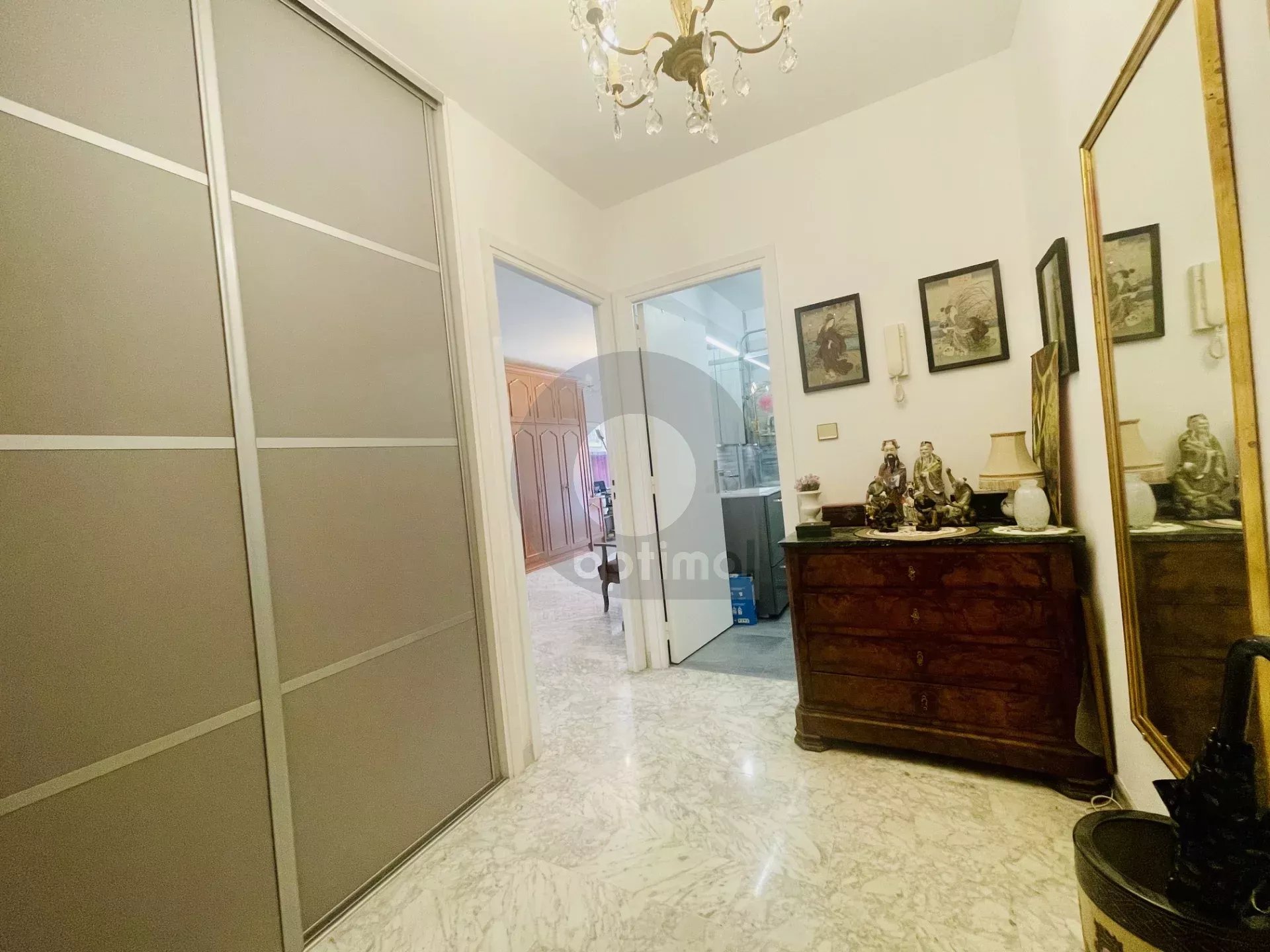 SUPERBE STUDIO 43m² – PLEIN CENTRE DE MENTON