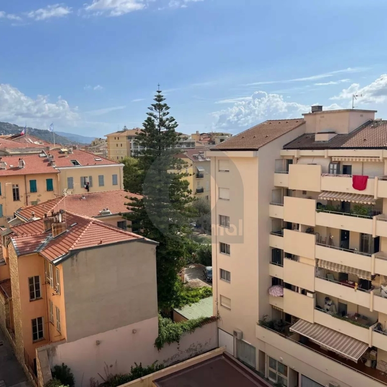 Beau STUDIO centre Menton