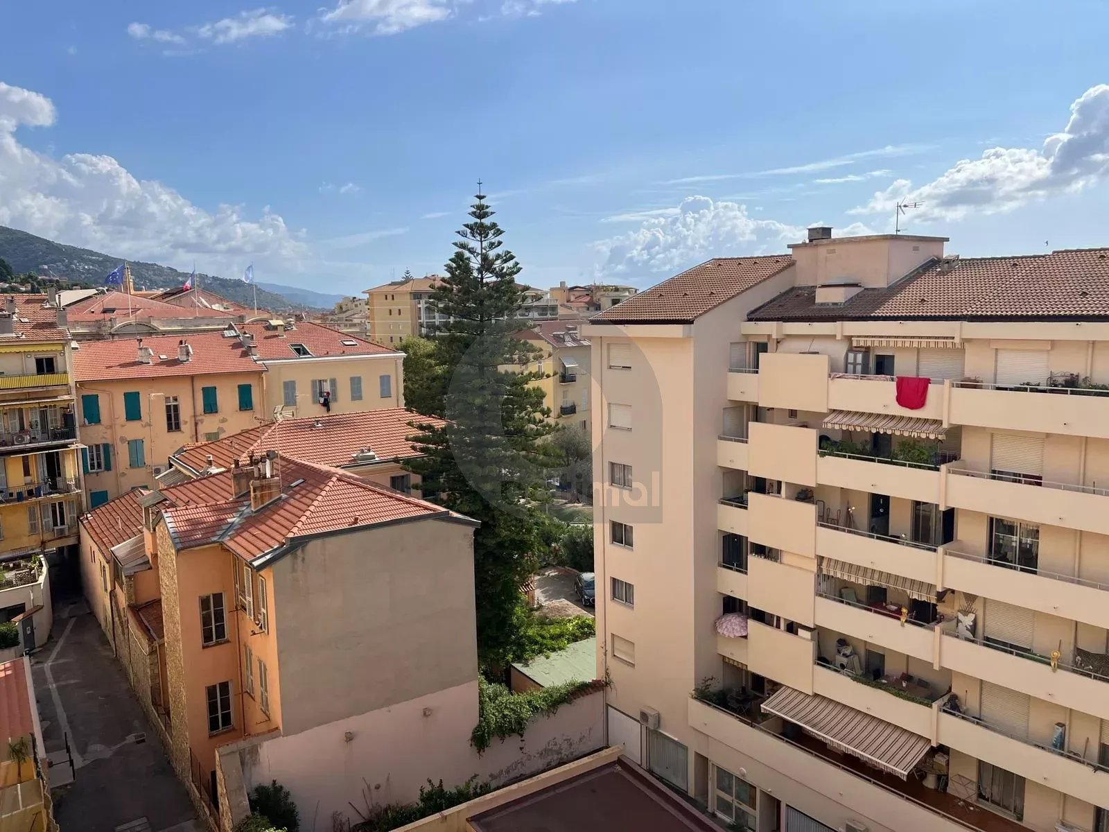 Beau STUDIO centre Menton