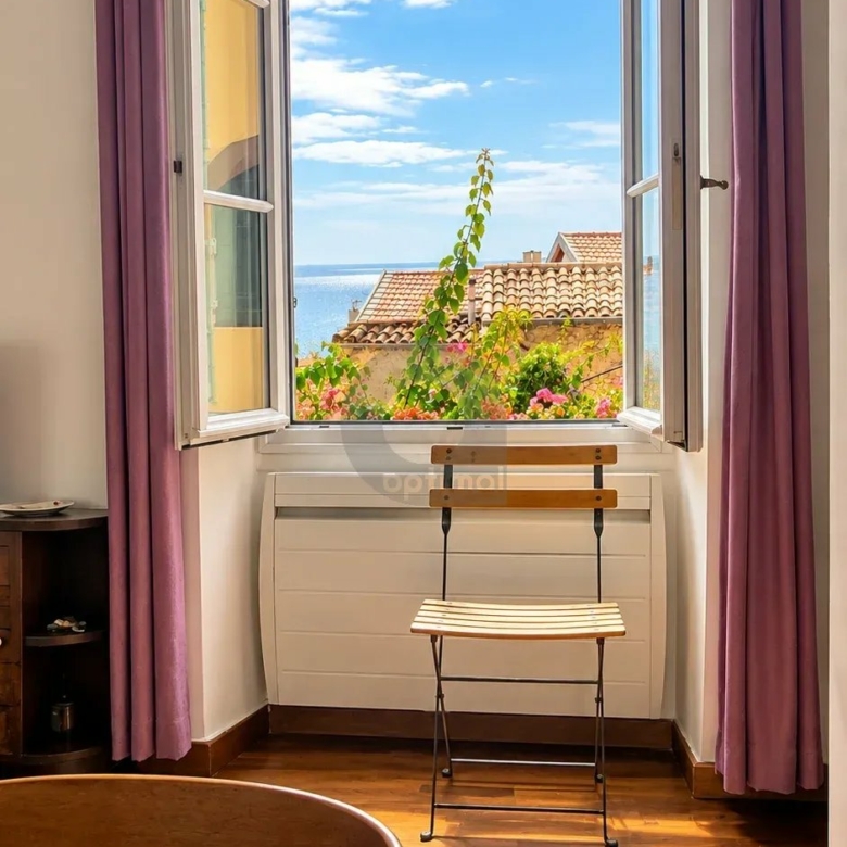 Menton vieille ville – 2 Pièces – Beaucoup de charme