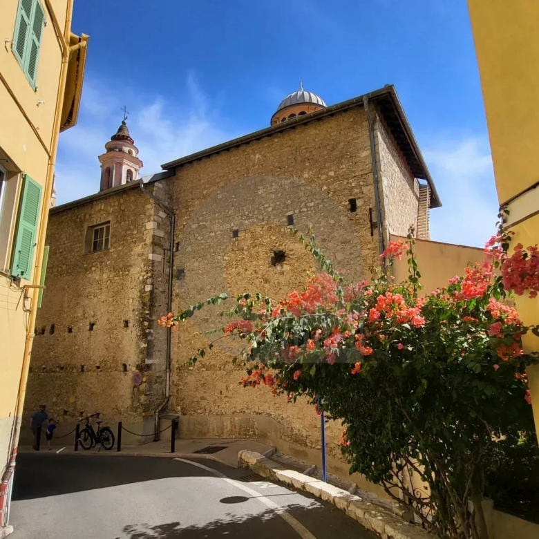 Menton vieille ville – 2 Pièces – Beaucoup de charme