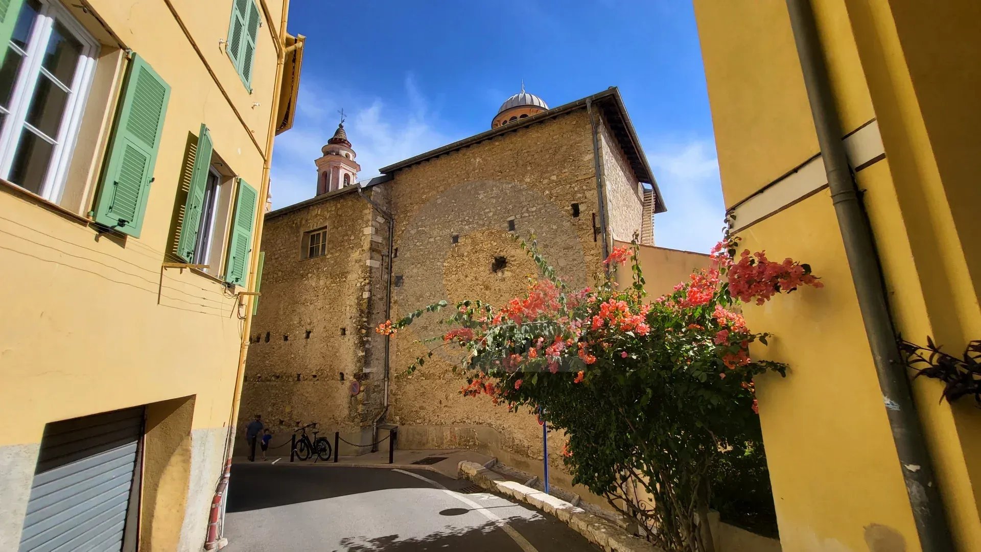Menton vieille ville – 2 Pièces – Beaucoup de charme