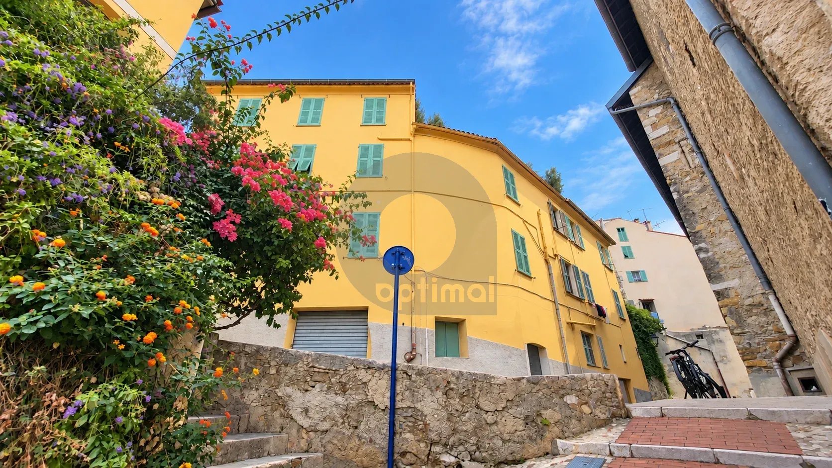 Menton vieille ville – 2 Pièces – Beaucoup de charme