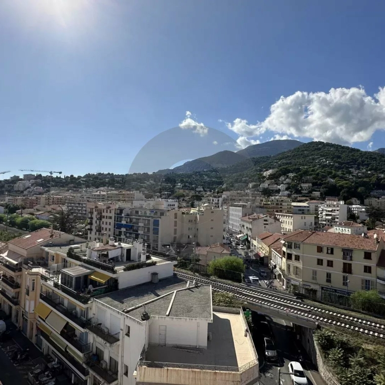 Centre Carnolès: Très bel appartement 4P avec Solarium – Vue panoramique – Garage