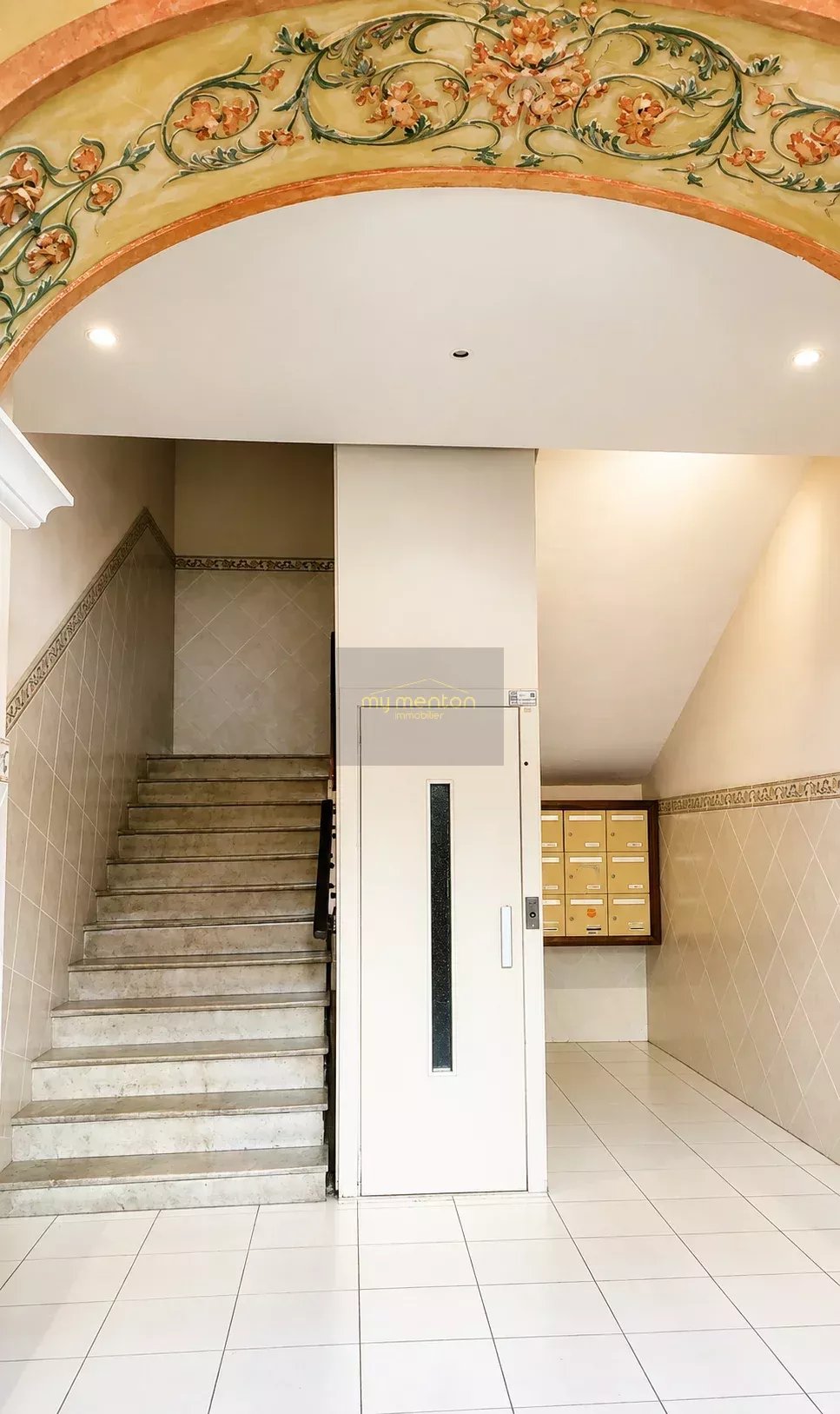 MENTON CENTRE ;  Appartement Bourgeois Front de mer