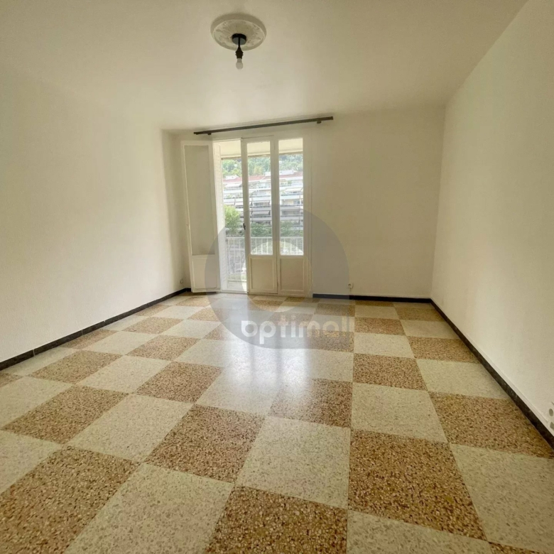 3P 60.43m2 traversant avec cave et parking