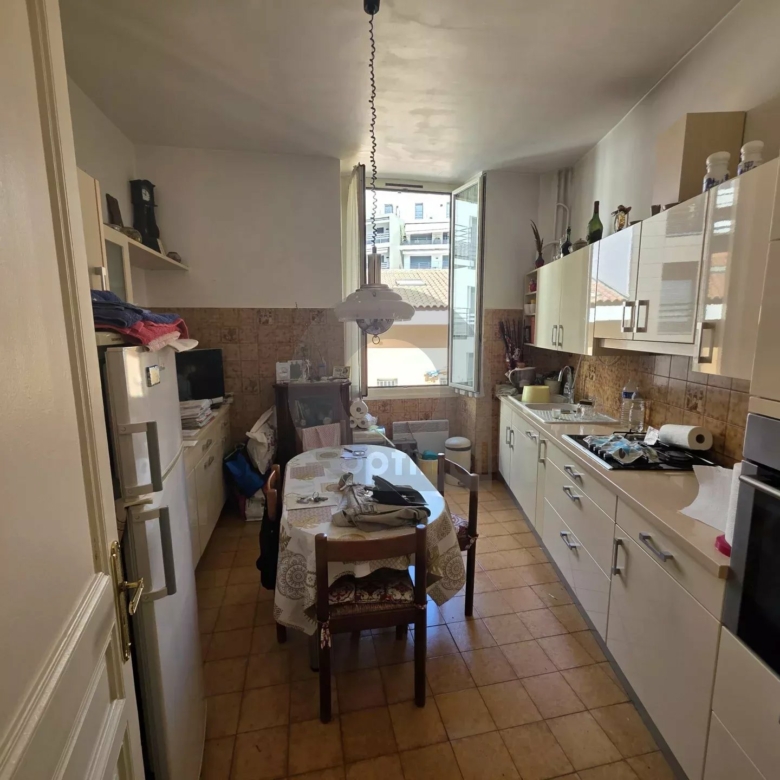 GRAND APPARTEMENT TROIS PIECES MENTON GARE ROUTIERE