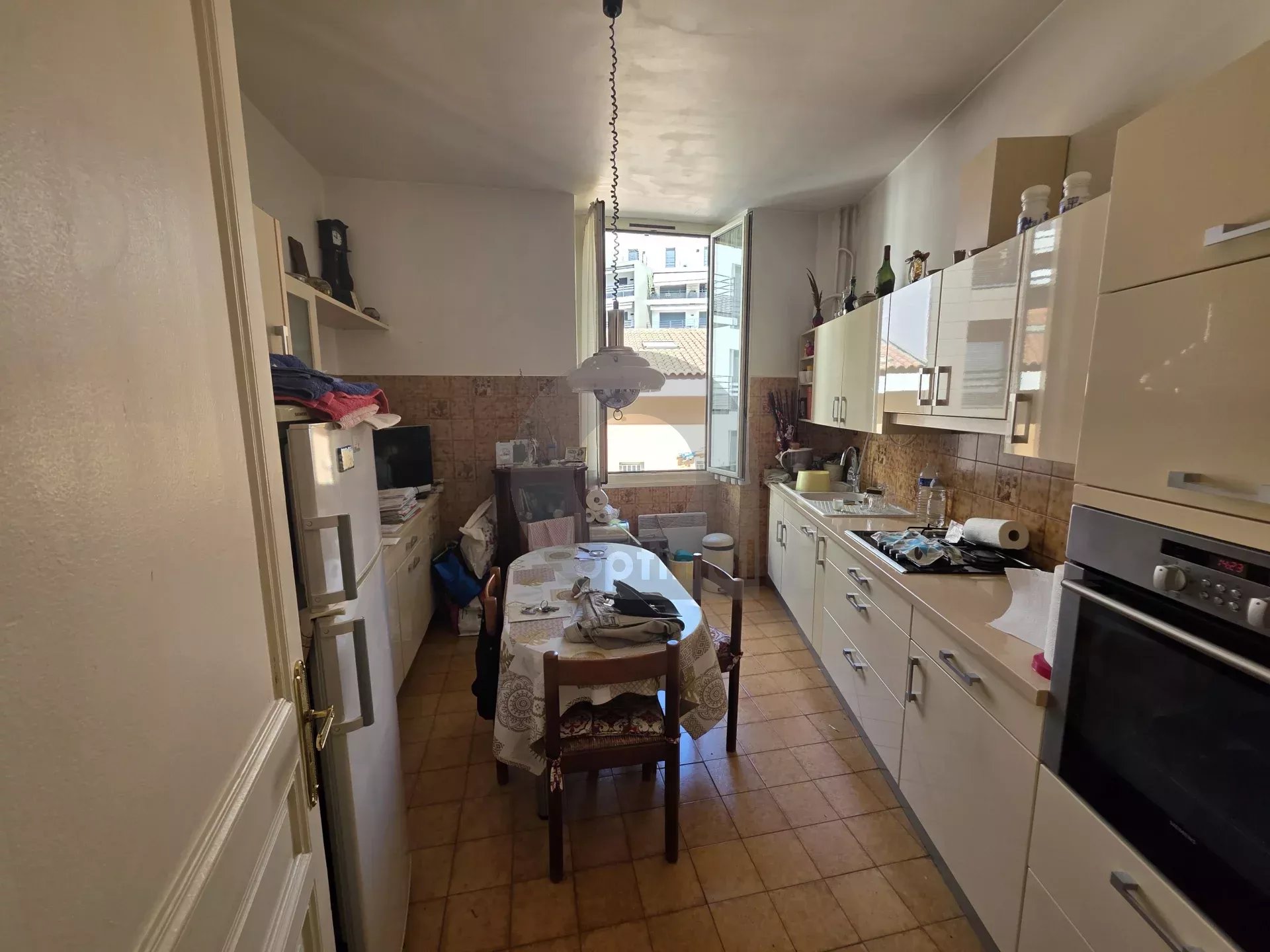 GRAND APPARTEMENT TROIS PIECES MENTON GARE ROUTIERE