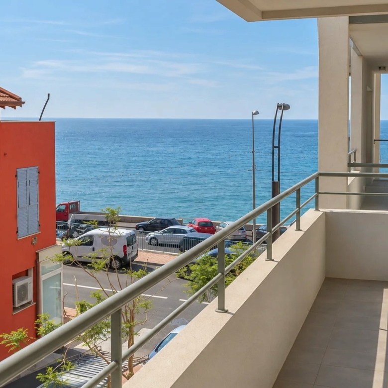 Beau 2 pièces , vue mer, MENTON GARAVAN