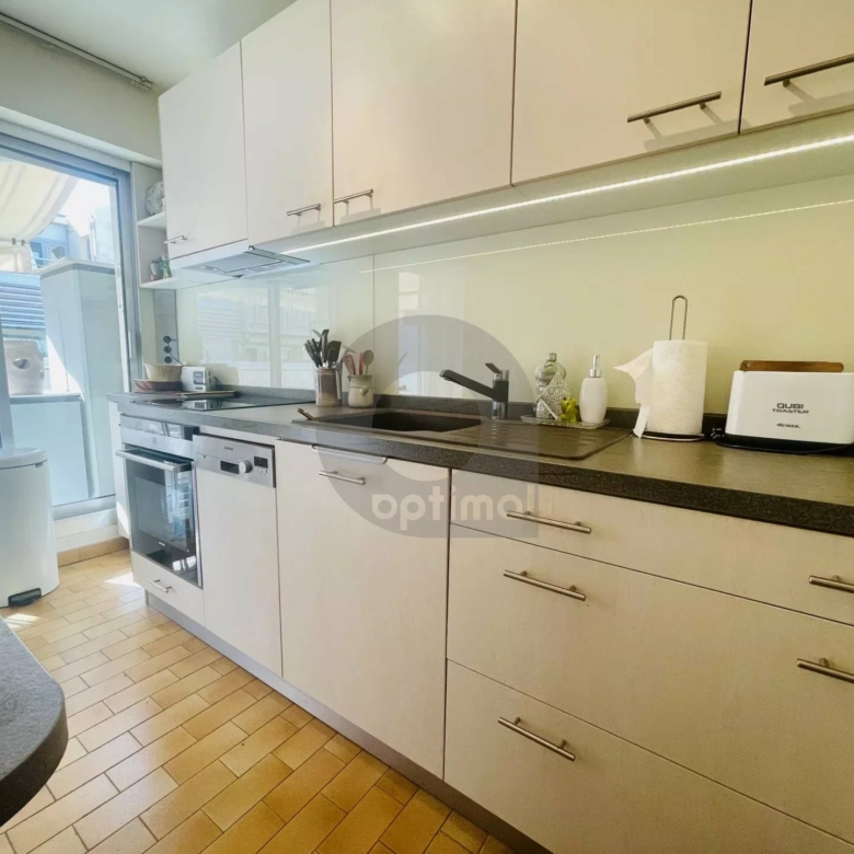SUPERBE STUDIO 43m² – PLEIN CENTRE DE MENTON