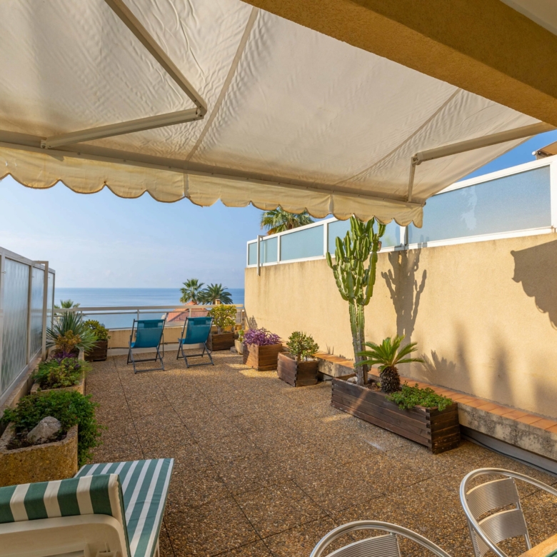 MENTON BOULEVARD DE GARAVAN – GRANDE TERRASSE
