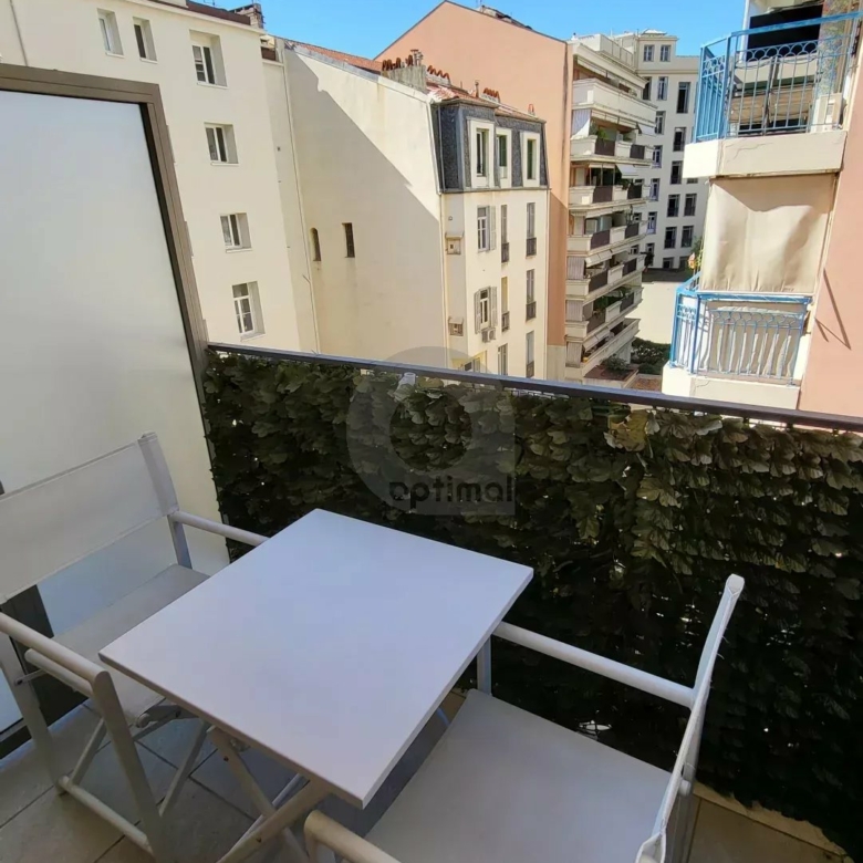 Menton Casino – Coquet studio – Immeuble récent – 100 mt des plages