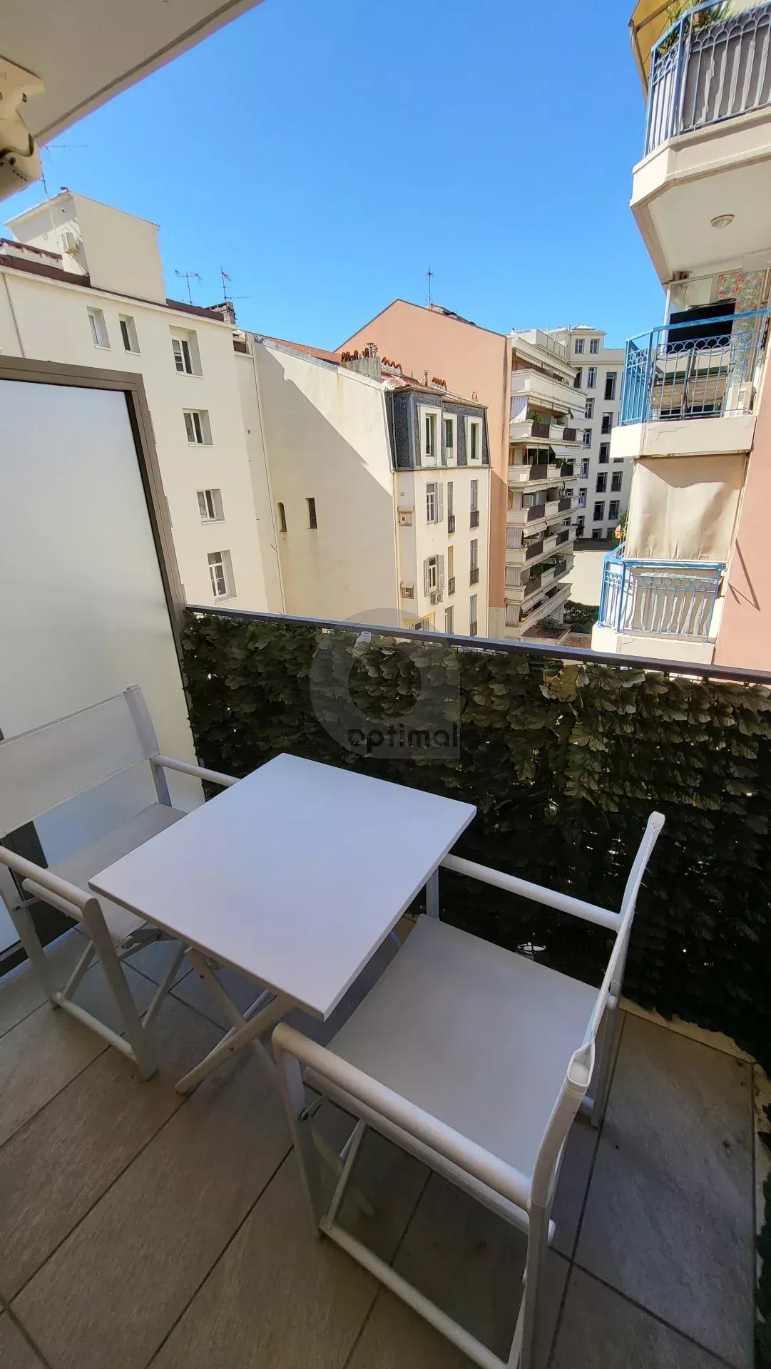 Menton Casino – Coquet studio – Immeuble récent – 100 mt des plages