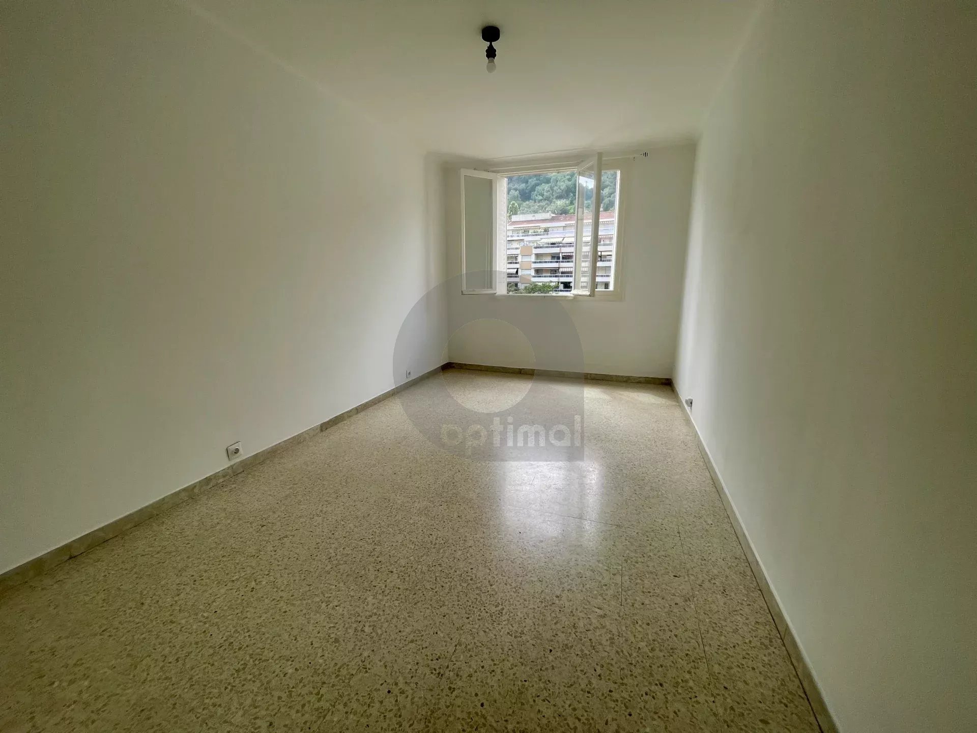 3P 60.43m2 traversant avec cave et parking