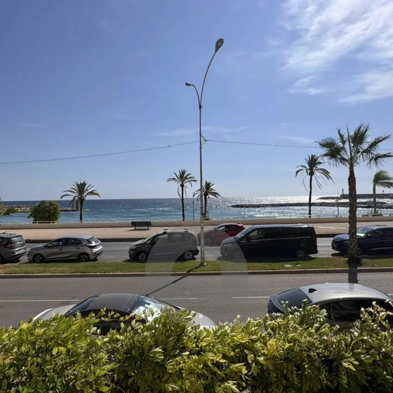 Appartement face à la mer à Menton