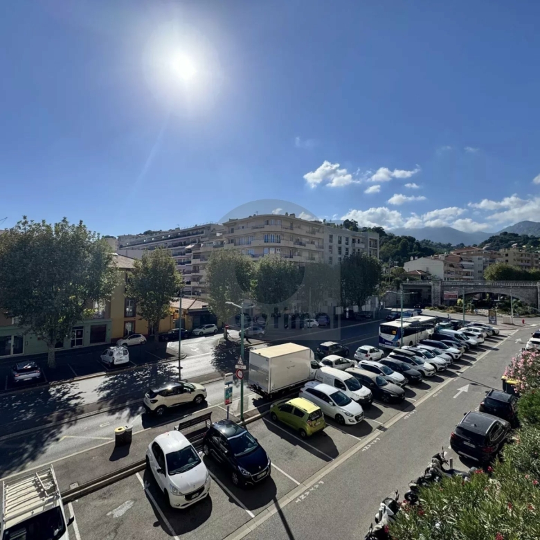 LOCATION 3 PIÈCES MENTON CENTRE VILLE