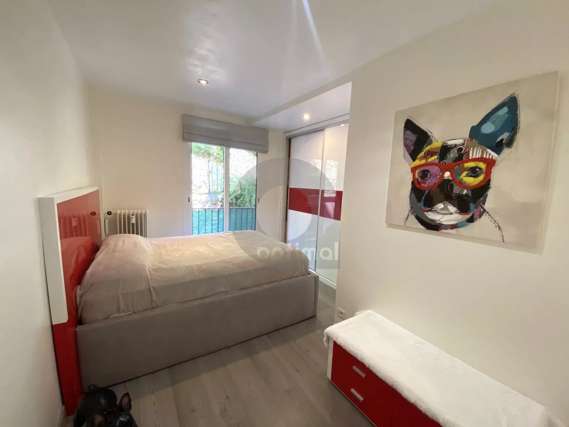 A VENDRE – MENTON CAREÏ – BEAU 3P AVEC CAVE EN BON ETAT TRAVERSANT BALCON TERRASSE ET JARDIN