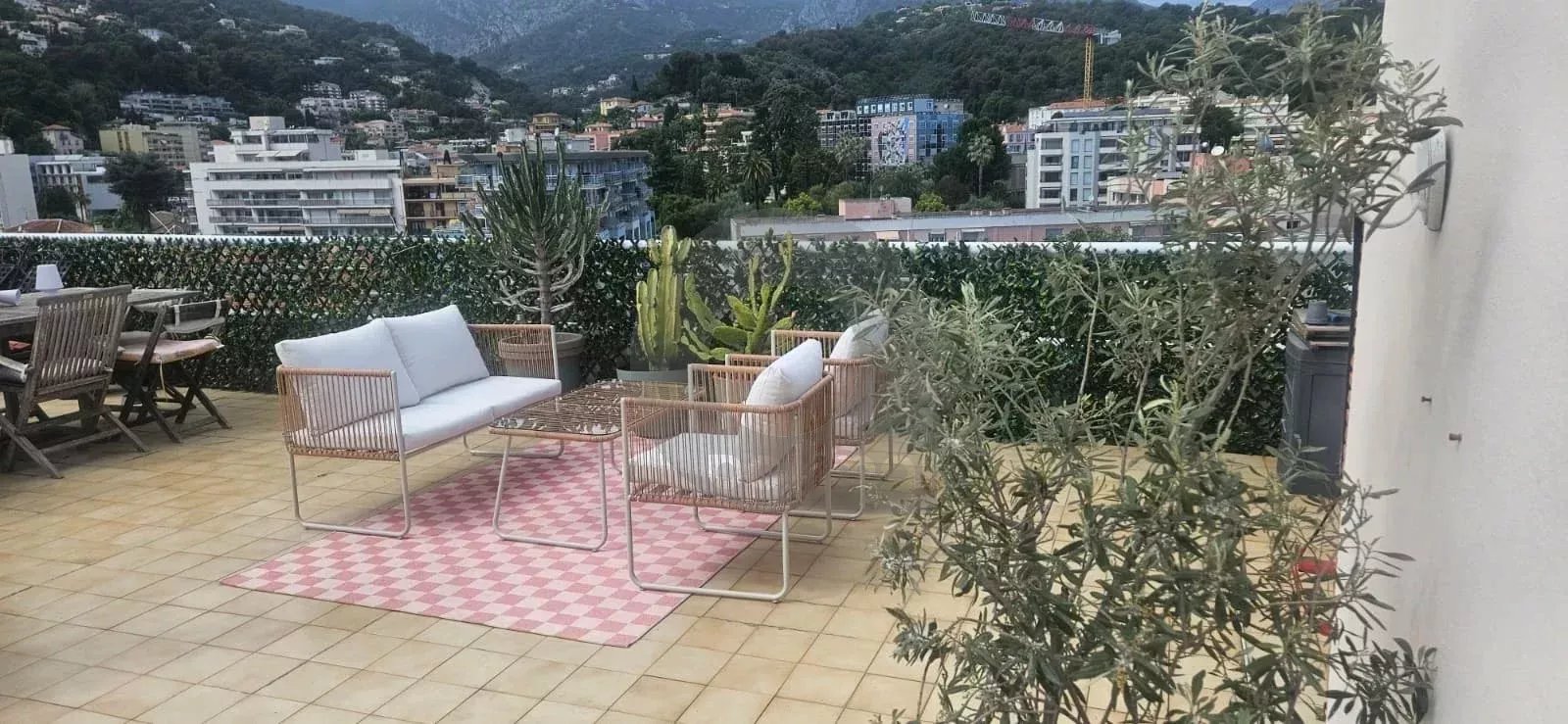 Centre Carnolès: Très bel appartement 4P avec Solarium – Vue panoramique – Garage
