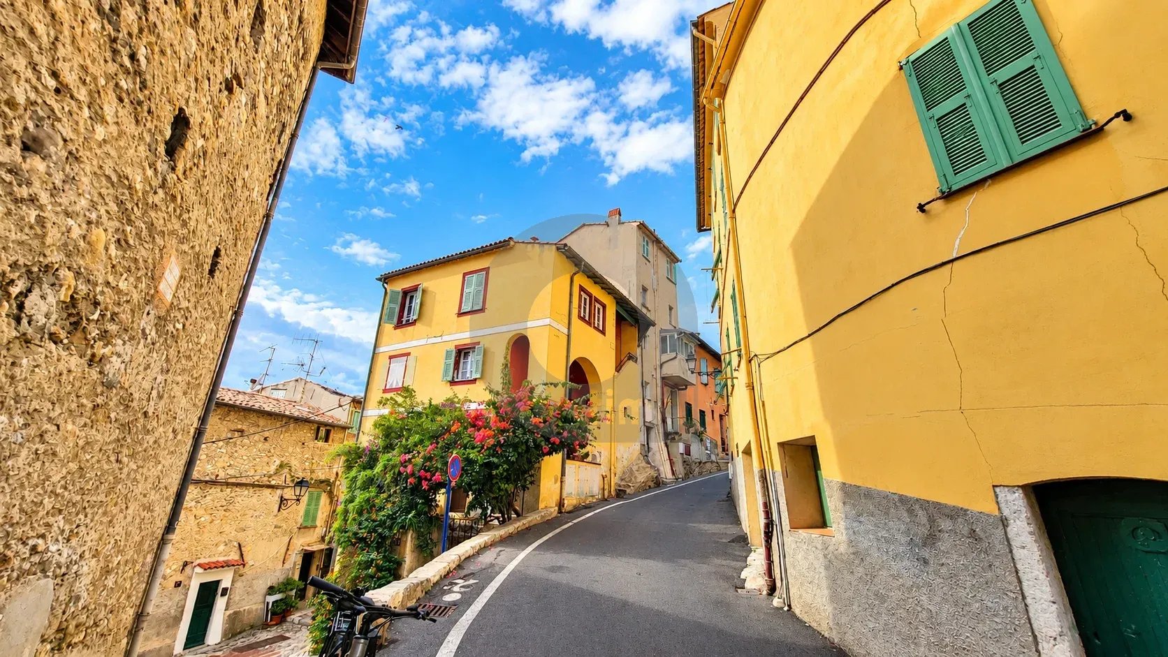 Menton vieille ville – 2 Pièces – Beaucoup de charme