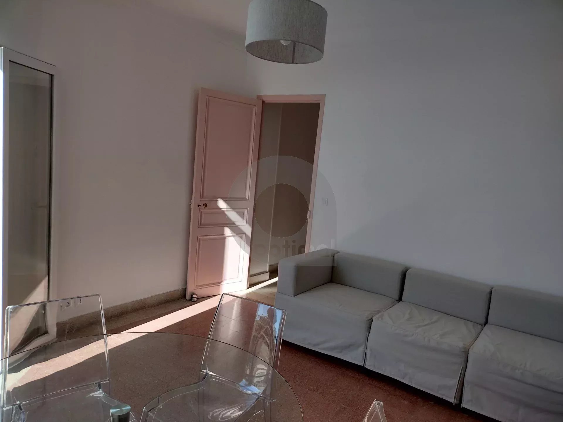 CASTELLAR : A LOUER 3P MEUBLE AVEC JARDIN