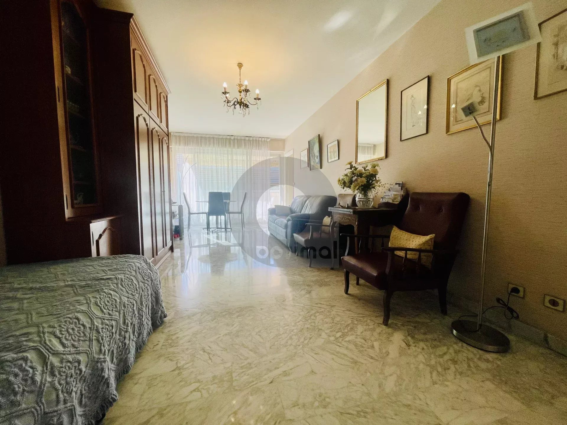 SUPERBE STUDIO 43m² – PLEIN CENTRE DE MENTON