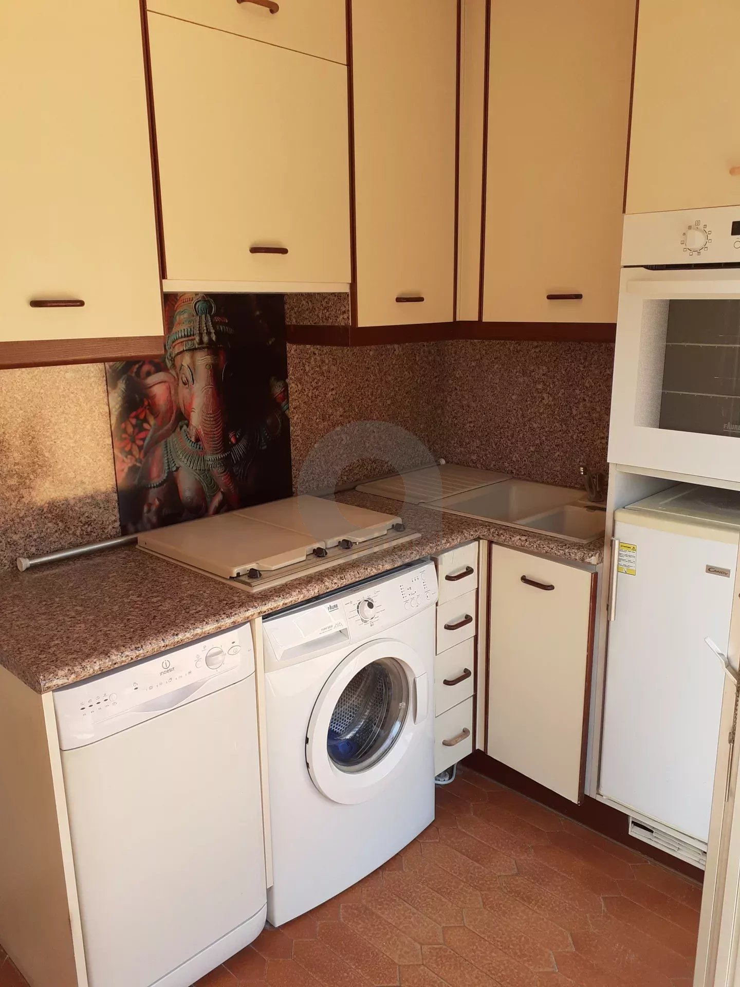 Menton mi-careï Studio 29m² terrasse 23m² cave