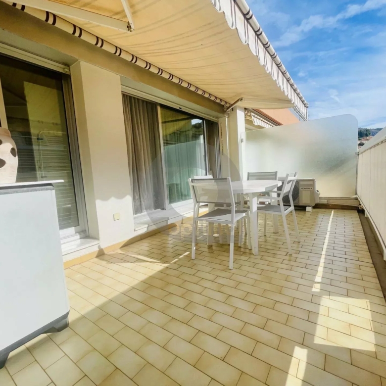 SUPERBE STUDIO 43m² – PLEIN CENTRE DE MENTON