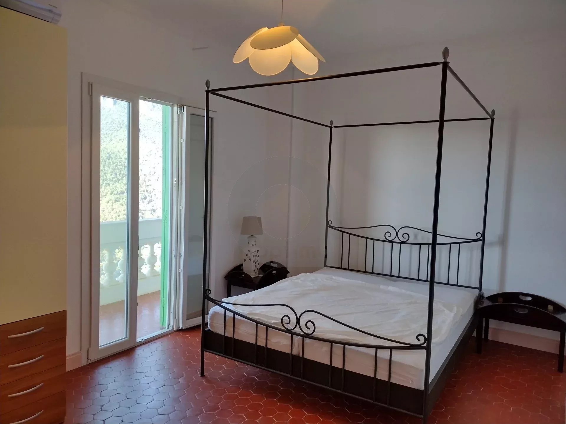 CASTELLAR : A LOUER 3P MEUBLE AVEC JARDIN