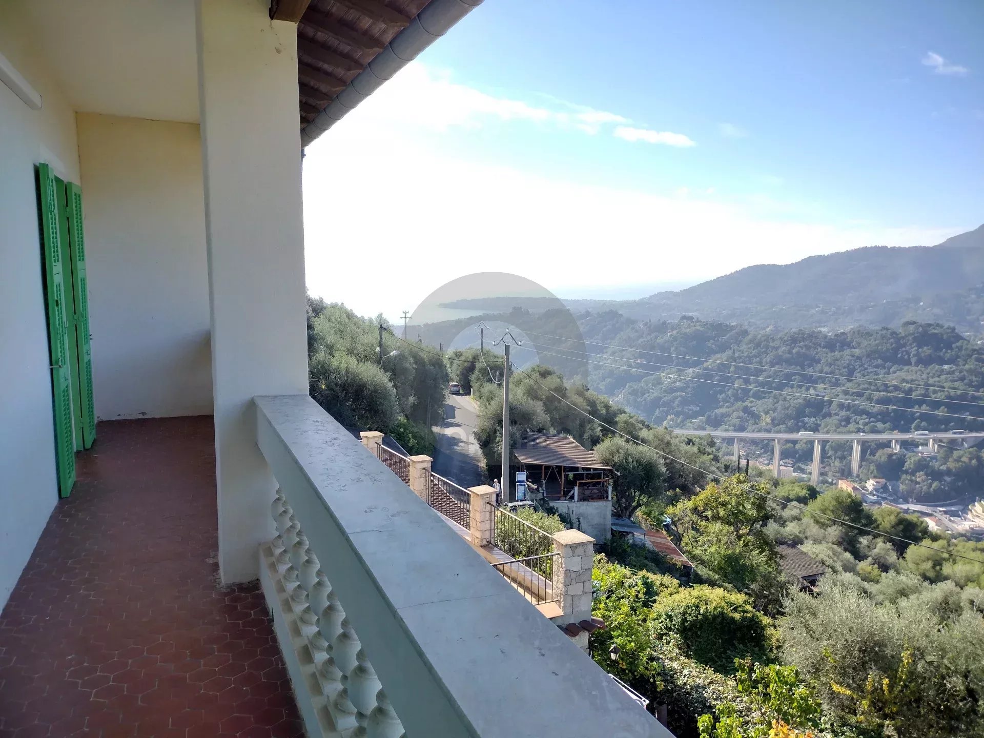 CASTELLAR : A LOUER 3P MEUBLE AVEC JARDIN