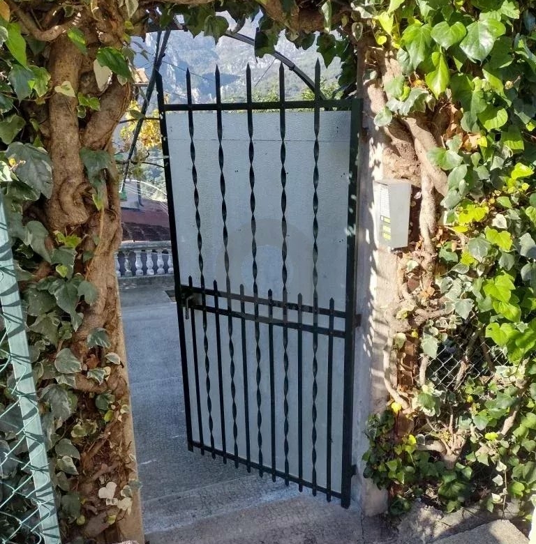 CASTELLAR : A LOUER 3P MEUBLE AVEC JARDIN