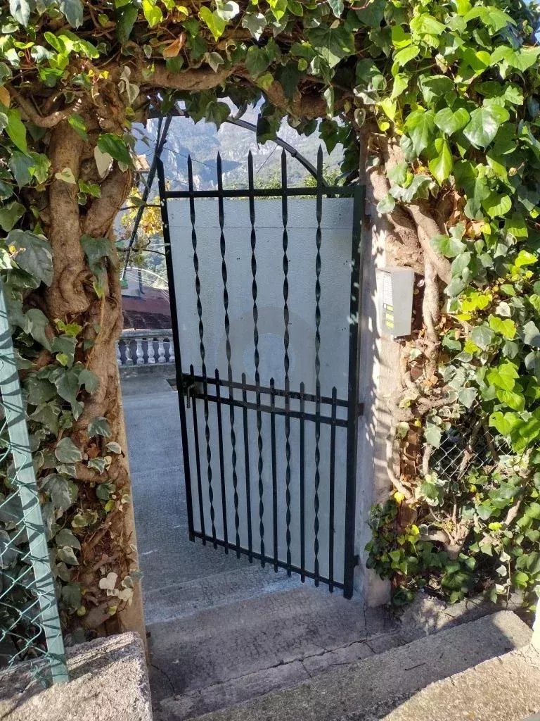 CASTELLAR : A LOUER 3P MEUBLE AVEC JARDIN