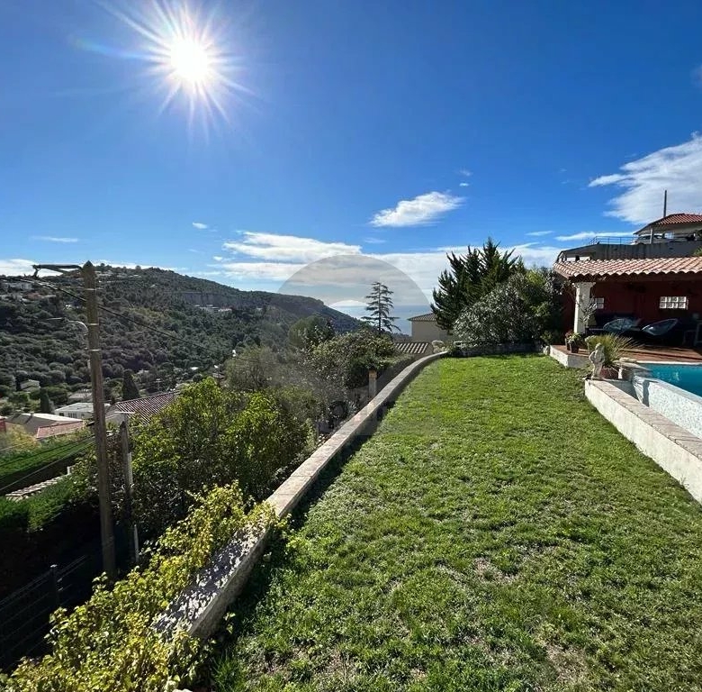 A VENDRE – LA TURBIE – MAISON DE CARACTERE 5P 170M2 – PISCINE POOLHOUSE JARDIN