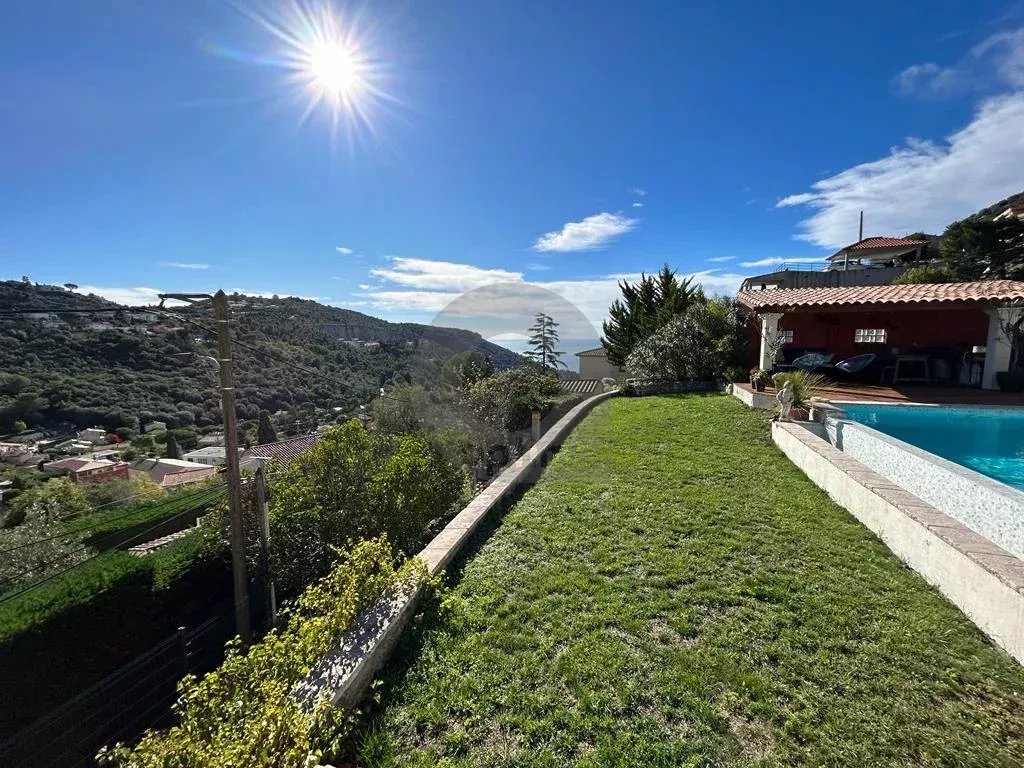 A VENDRE – LA TURBIE – MAISON DE CARACTERE 5P 170M2 – PISCINE POOLHOUSE JARDIN