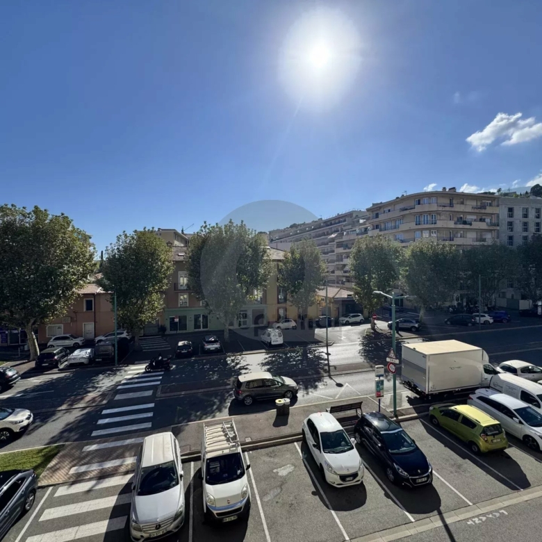 LOCATION 3 PIÈCES MENTON CENTRE VILLE