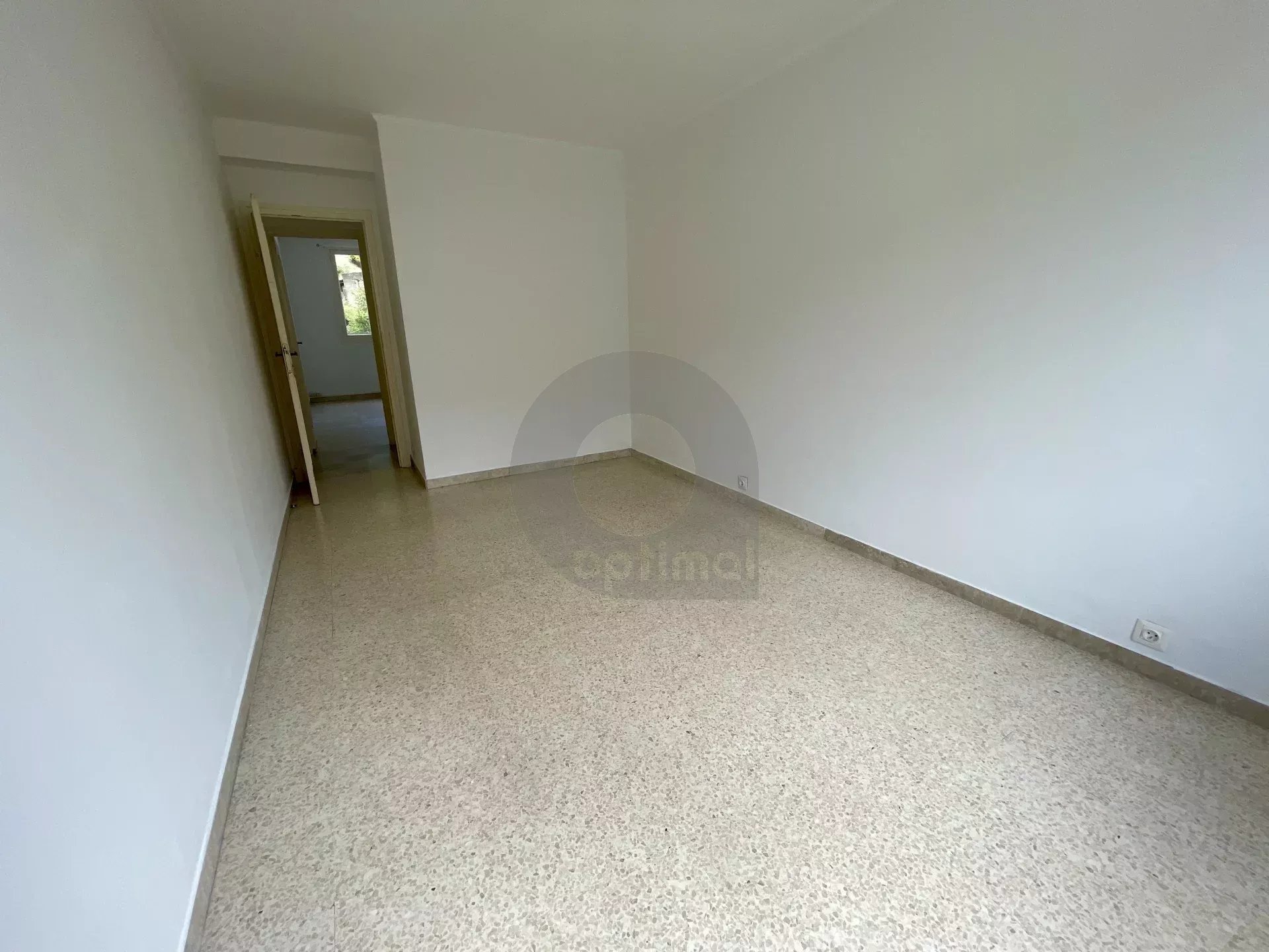 3P 60.43m2 traversant avec cave et parking