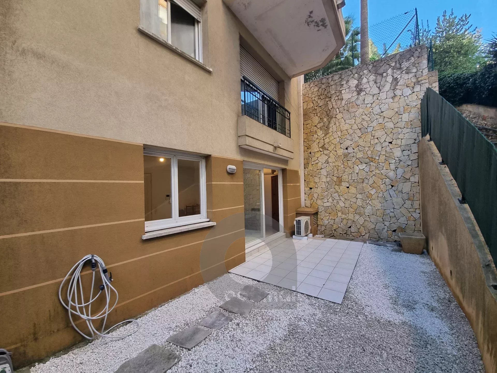 Spacieux studio Menton Borrigo