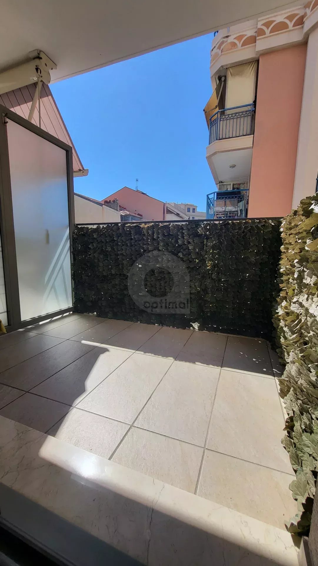Menton Casino – Coquet studio – Immeuble récent – 100 mt des plages