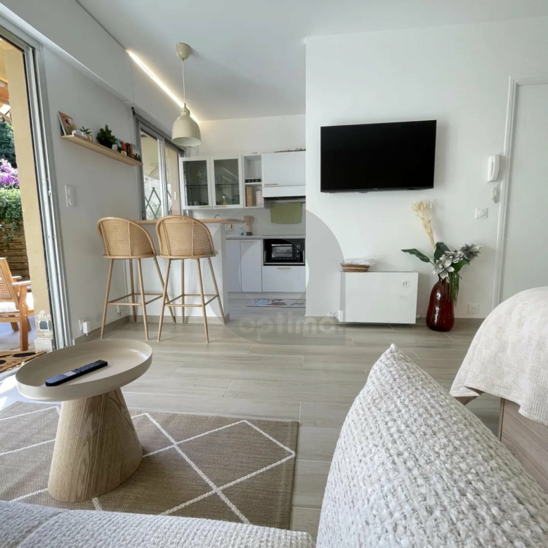 A LOUER BEAU STUDIO MEUBLE AVEC JARDIN – MENTON GARAVAN