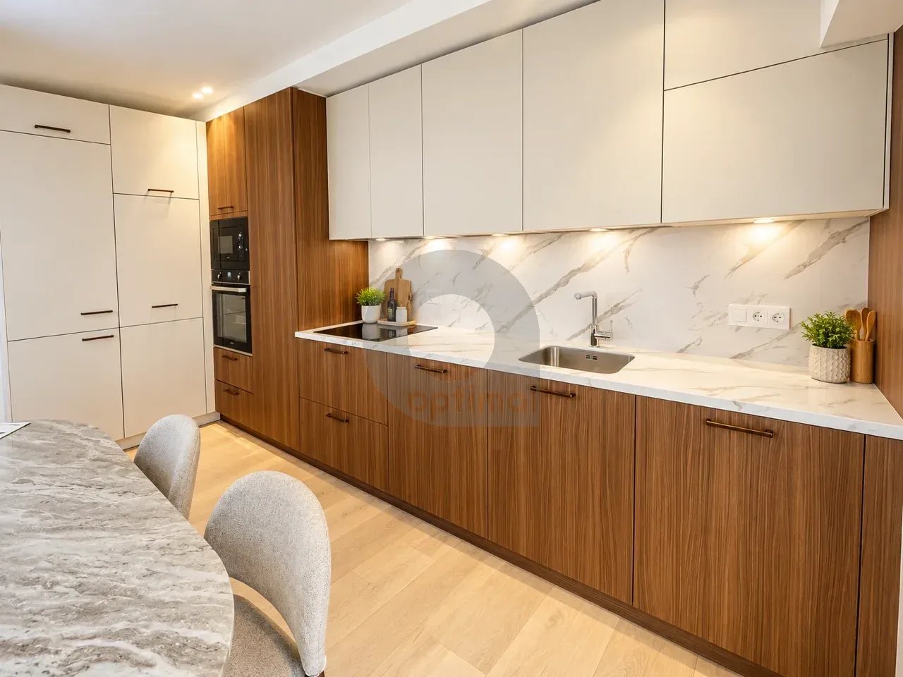 SUPERBE 3 PIECES EN DERNIER ETAGE CENTRE MENTON