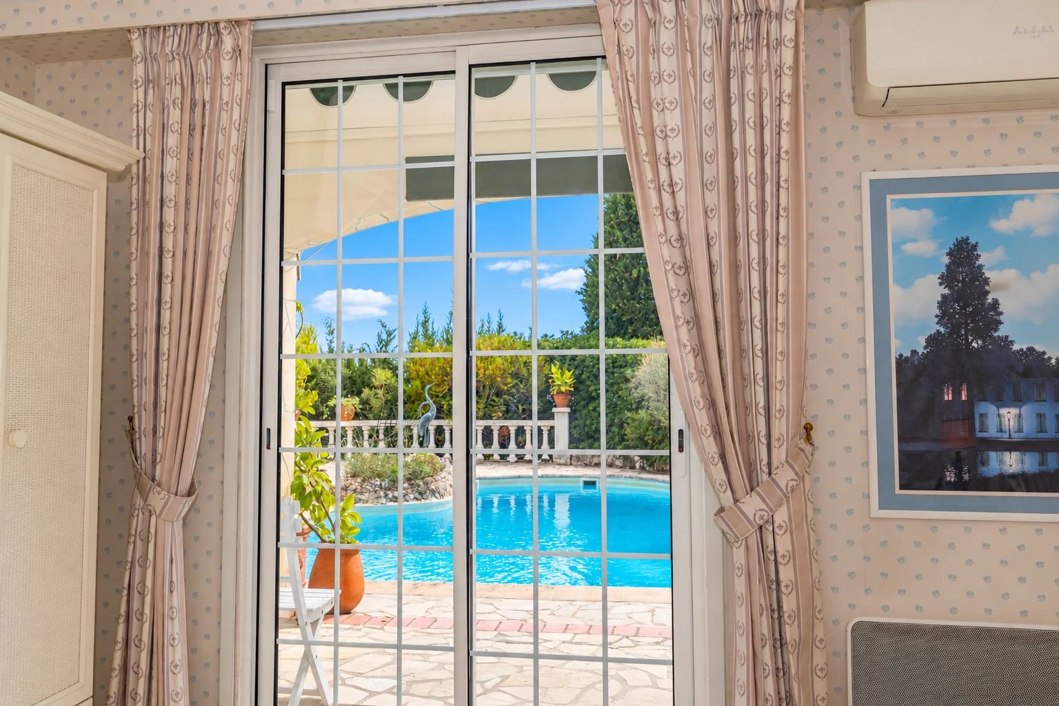 SAINTE-AGNÈS – SPACIEUSE VILLA AVEC VUE MER, PISCINE CHAUFFÉE ET DÉPENDANCE