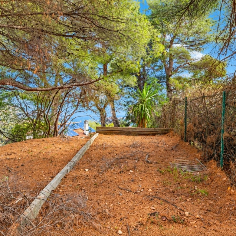 SAINTE-AGNÈS – SPACIEUSE VILLA AVEC VUE MER, PISCINE CHAUFFÉE ET DÉPENDANCE